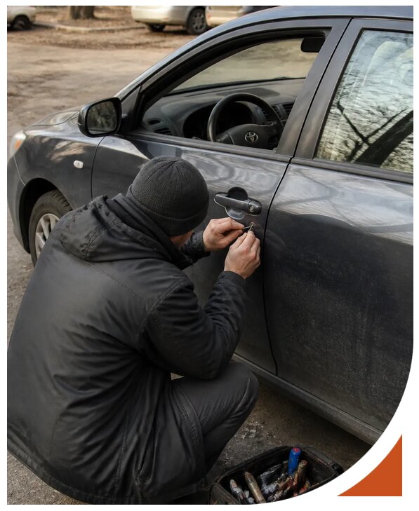 Профессиональное вскрытие автомобиля Тойота без повреждений в Азнакаеве